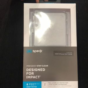 iPhone XS MAX clear speck case